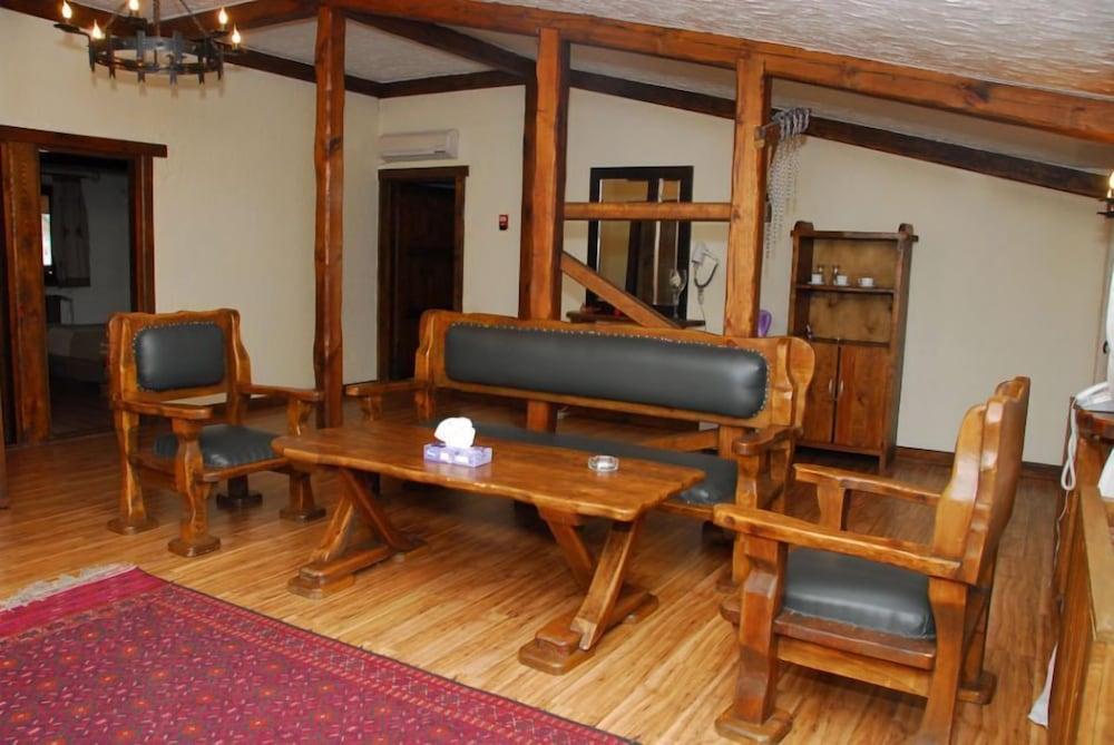 Saraishyq Hotel Almati Beltér fotó