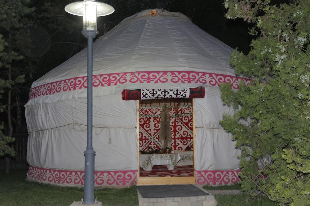 Saraishyq Hotel Almati Kültér fotó