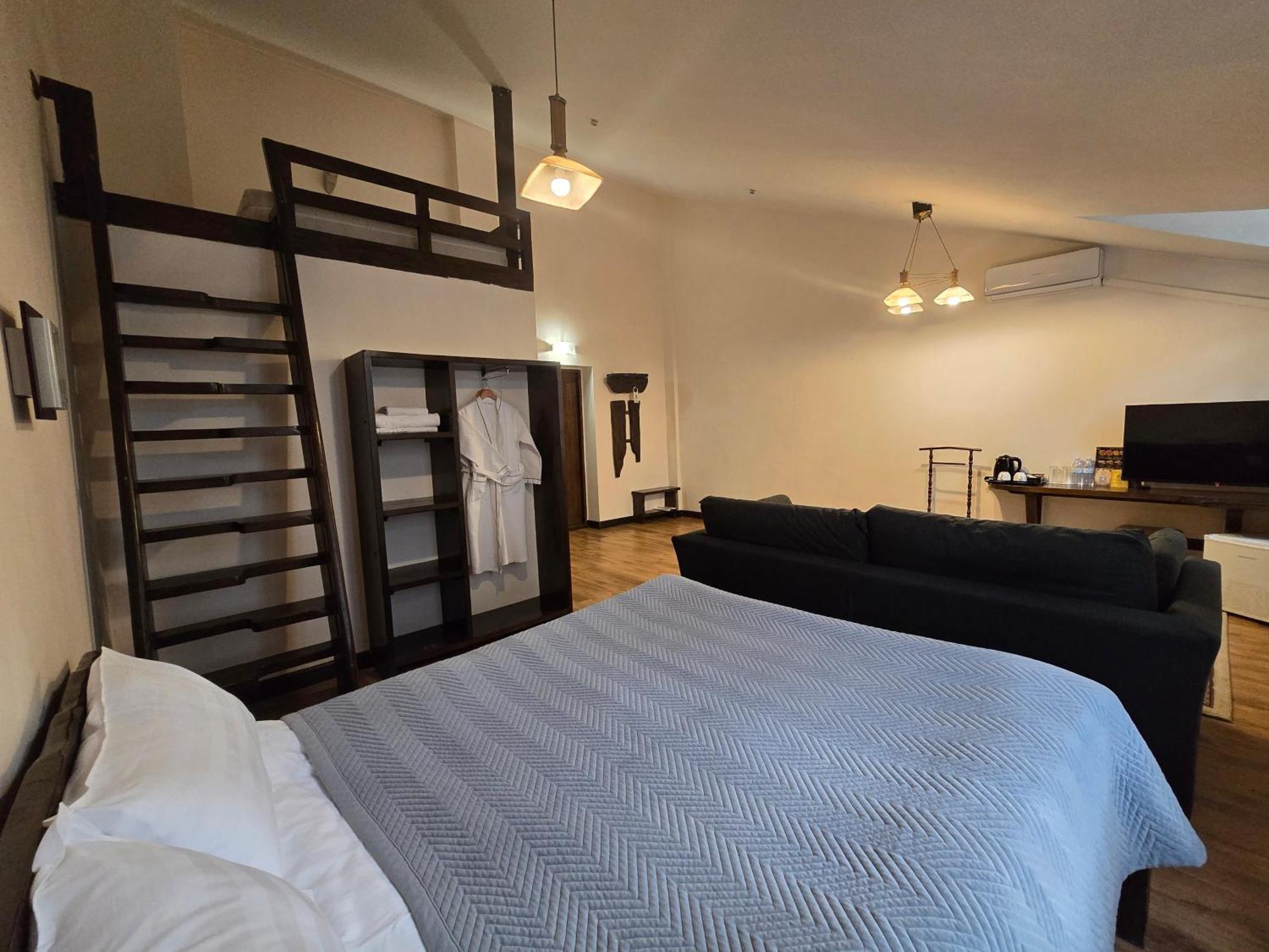 Saraishyq Hotel Almati Kültér fotó